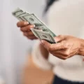 Para el año   2023 el  uso de  efectivo para enviar  remesas se había reducido a 26.9%.