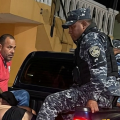 El exoficial cayó herido de bala y posteriormente murió.