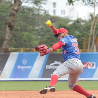 Jonni Suriel maniató los bates de Argentina en la victoria 7-0 de la República Dominicana