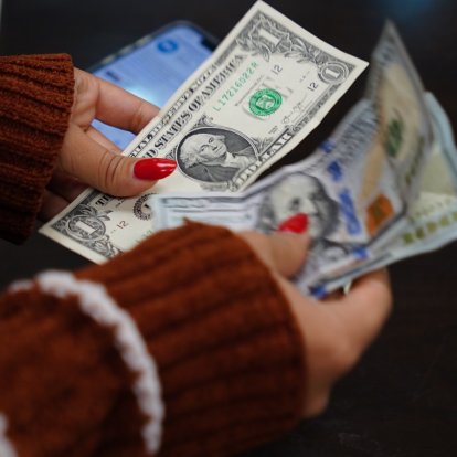 Dolares