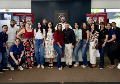 El grupo de invitados participantes.