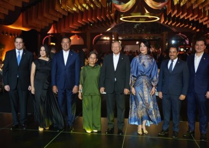 Fernando Mir, Alieska Díaz, Ysidro García, Carmen Quijano de Aguilera, Leonardo Aguilera, Ana Pou, Juan Mustafá y Ramón Pimentel,  durante el festejo de los 85 años del Banco de Reservas,