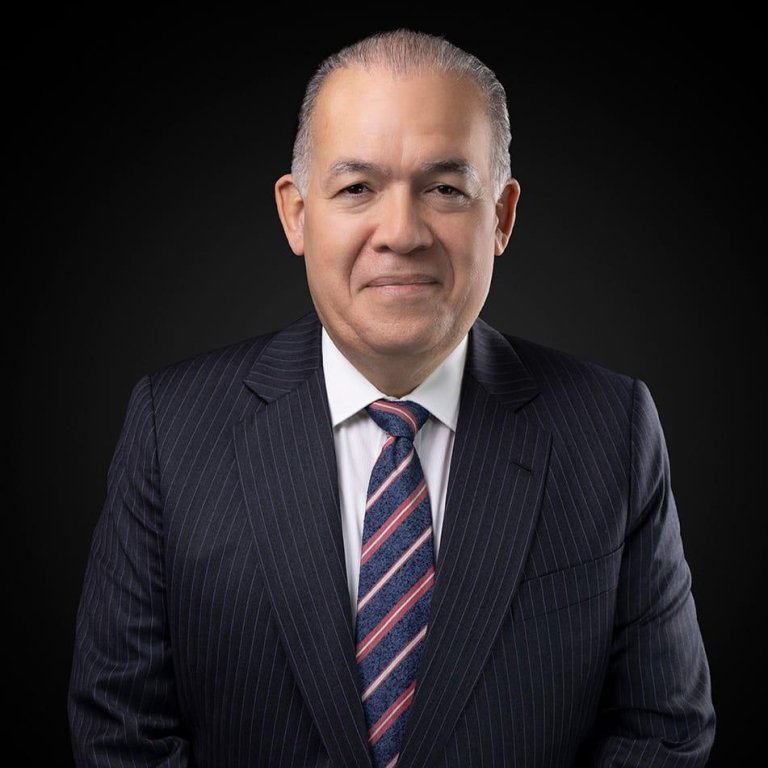 Pedro Porfirio Urrutia asume dirección de DGII con amplia experiencia tributaria