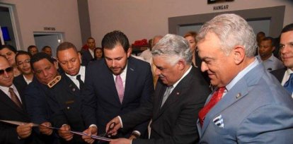 El Ministro de Relaciones Exteriores, Miguel Vargas, corta la cinta inauguracion cuartel de bomberos de San José de OCOA,El Ministro de Relaciones Exteriores, Miguel Vargas, corta la cinta inauguracion cuartel de bomberos de San José de OCOA