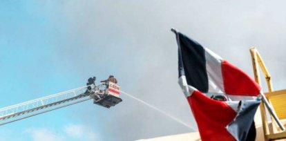 Bomberos: está controlado el incendio en fábrica de colchones La Reina del Ensanche La Fe,Bomberos: está controlado el incendio en fábrica de colchones La Reina del Ensanche La Fe