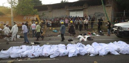 Video: Familiares de fallecidos en accidente de México reciben sus cuerpos,Video: Familiares de fallecidos en accidente de México reciben sus cuerpos