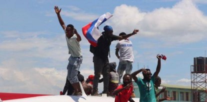 Haití: incendian avioneta durante protesta por la inseguridad,Haití: incendian avioneta durante protesta por la inseguridad