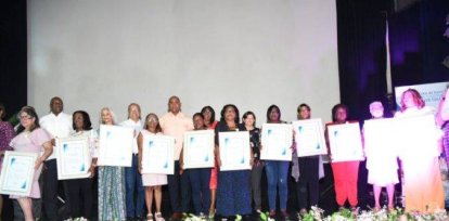 Julito Furcal reconoce trayectoria de 50 madres de la provincia Peravia,Julito Furcal reconoce trayectoria de 50 madres de la provincia Peravia