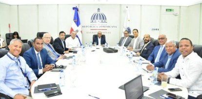 Antonio Almonte desea éxitos a Manuel Lara al juramentarlo en Consejo EDE,Antonio Almonte desea éxitos a Manuel Lara al juramentarlo en Consejo EDE