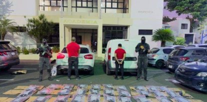 DNCD apresa dos hombres con 320 láminas presumiblemente cocaína en cajas de cartón,DNCD apresa dos hombres con 320 láminas presumiblemente cocaína en cajas de cartón