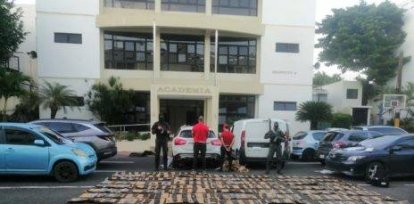 DNCD apresa dos hombres con 320 láminas presumiblemente cocaína en cajas de cartón,DNCD apresa dos hombres con 320 láminas presumiblemente cocaína en cajas de cartón