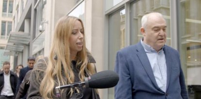 La reportera de la BBC Catrin Nye desafió a Paul Waugh fuera de los Tribunales Reales de Justicia.,La reportera de la BBC Catrin Nye desafió a Paul Waugh fuera de los Tribunales Reales de Justicia.