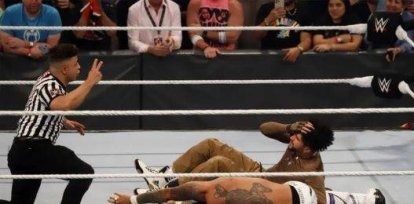 Fotos: Así quedó Bad Bunny tras pelea en la WWE,Fotos: Así quedó Bad Bunny tras pelea en la WWE