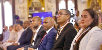 Presidente Abinader entrega Premio Excelencia Magisterial 2023 a cinco ...