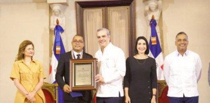 Presidente Abinader entrega Premio Excelencia Magisterial 2023 a cinco ...