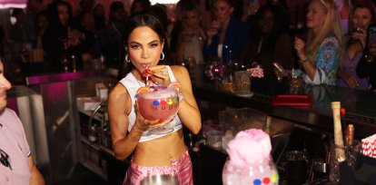 Cóctel con TASHA Sparkling Rosé, el toque especial de Natti Natasha en Sugar Factory (Crédito: World Red Eye),Cóctel con TASHA Sparkling Rosé, el toque especial de Natti Natasha en Sugar Factory (Crédito: World Red Eye)