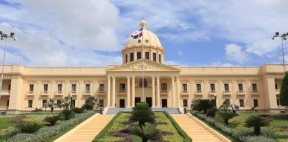 Algunos de los contratos más significativos firmados por el Gobierno dominicano. FOTO FUENTE EXTERNA,Algunos de los contratos más significativos firmados por el Gobierno dominicano. FOTO FUENTE EXTERNA
