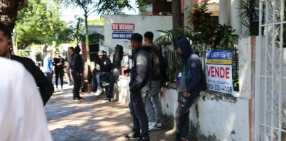 Fotos | Grupo bloquea puertas del Colegio de Abogados,Fotos | Grupo bloquea puertas del Colegio de Abogados