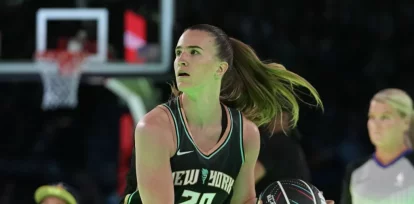 Stephen Curry vence a Sabrina Ionescu en la histórica competencia de triples,Stephen Curry vence a Sabrina Ionescu en la histórica competencia de triples