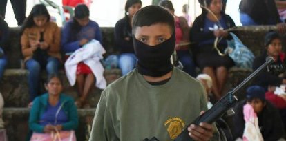 Las impactantes imágenes de niños que armaron contra la delincuencia en México,Las impactantes imágenes de niños que armaron contra la delincuencia en México