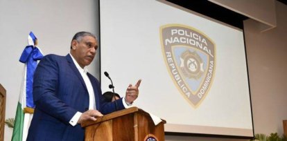 Jesús (Chu) Vásquez Martínez durante encuentro con Policía Nacional abordando crímenes y los asaltantes. (Foto de archivo).,Jesús (Chu) Vásquez Martínez durante encuentro con Policía Nacional abordando crímenes y los asaltantes. (Foto de archivo).