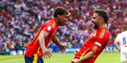 Jugadores de España celebran después de vencer a Croacia.,Jugadores de España celebran después de vencer a Croacia.
