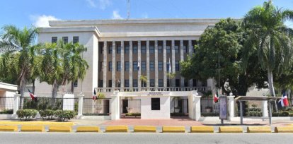 Reporta incendio en el Ministerio de Educación, ubicado en la avenida Máximo Gómez,Reporta incendio en el Ministerio de Educación, ubicado en la avenida Máximo Gómez