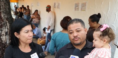 Decena de venezolanos protestan frente a la embajada de su pais en la República Dominicana/foto José de León,Decena de venezolanos protestan frente a la embajada de su pais en la República Dominicana/foto José de León