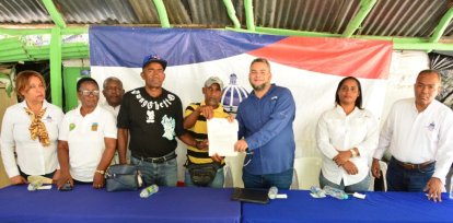 Donan 50 mil plántulas de café en Sierrra de Neyba,Donan 50 mil plántulas de café en Sierrra de Neyba