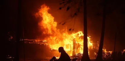 En Los Ángeles, vientos más fuertes hacen temer nuevos focos de fuego,En Los Ángeles, vientos más fuertes hacen temer nuevos focos de fuego