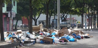 Poco tránsito, mucha basura y un aire festivo en los sectores populares,Poco tránsito, mucha basura y un aire festivo en los sectores populares