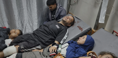 Mientras caían las bombas israelíes, los niños heridos desbordaban este hospital de Gaza,Mientras caían las bombas israelíes, los niños heridos desbordaban este hospital de Gaza