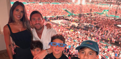 El divertido momento de Lionel Messi y Antonela con la kiss cam de Coldplay ,El divertido momento de Lionel Messi y Antonela con la kiss cam de Coldplay