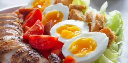 ¿Qué vitaminas son fundamentales para la salud y qué alimento aporta la mayor variedad?,¿Qué vitaminas son fundamentales para la salud y qué alimento aporta la mayor variedad?