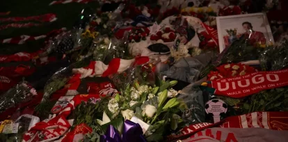 Real Madrid homenajea a Diogo Jota con una ofrenda floral en Anfield,Real Madrid homenajea a Diogo Jota con una ofrenda floral en Anfield