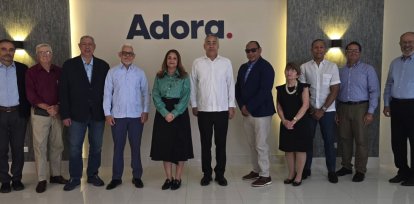 Directivos de Adora y Adopae