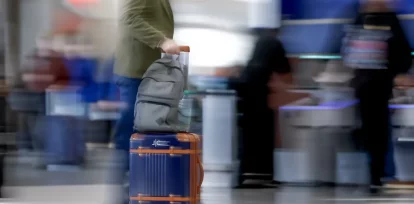 Fotografía de archivo de pasajeros en el Aeropuerto Internacional de Atlanta, en Atlanta, Georgia (EE.UU.).