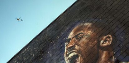 Un mural en honor a Kobe Bryant en una pared de Los Ángeles. ,Un mural en honor a Kobe Bryant en una pared de Los Ángeles.