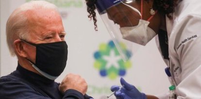 El presidente electode Estados Unidos, Joe Biden, recibe una dosis de la flamante vacuna de Pfizer para prevenir el covid-19 (21 de diciembre) ,El presidente electode Estados Unidos, Joe Biden, recibe una dosis de la flamante vacuna de Pfizer para prevenir el covid-19 (21 de diciembre)
