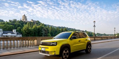 Este es el primer auto fabricado con material reciclado de envases de bebidas de cartón usados, Este es el primer auto fabricado con material reciclado de envases de bebidas de cartón usados