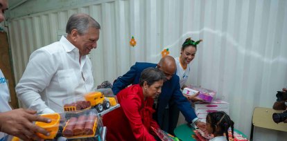 Voluntariado Banreservas lleva la Navidad a cientos de niños y ejecuta operativo ambiental en el Ozama