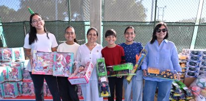 Niños reciben juguetes de parte del Voluntariado Banreservas.