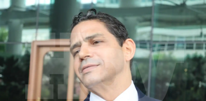 Politólogo, Luis González