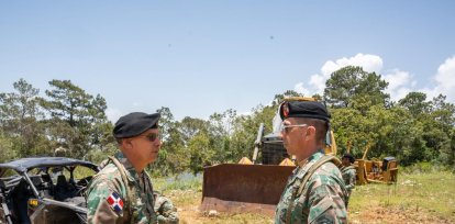 Comandante del Ejército recorre puestos fronterizos en Elías Piña e Independencia