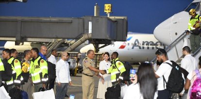 Otras 84 personas retornan al país desde Venezuela; entre ellos rescatistas dominicanos y misión del MIREX