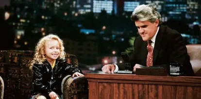 Hayden Panettiere, aquí en 1996 entrevistada en el programa The Tonight Show con Jay Leno, comenzó su carrera como estrella infantil, dando voz a Dot en la película animada A Bug's Life.