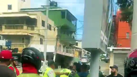 Agente de Digesett hiere de bala a motoconchista que presuntamente lo golpeó por la espalda