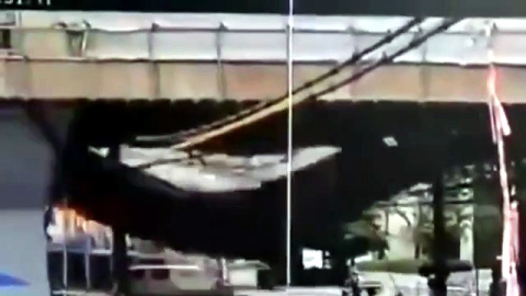 Al menos tres muertos y tres heridos tras derrumbe de un paso elevado