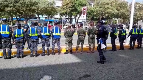 Caso Miguelito: fuerte presencia militar en la Procuraduría previo a la manifestación de familiares del fallecido