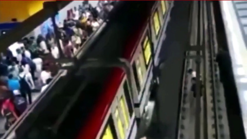 Estaba parado, sintió un poco de mareo y cayó en los rieles del Metro en estación Juan Pablo Duarte